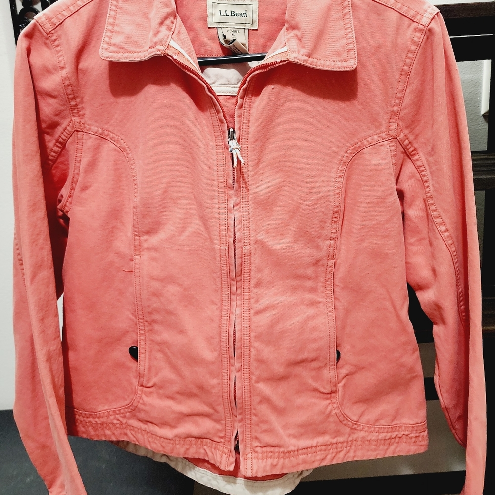 LL Bean Jacket Women’s Small Coral Salmon Pink Jean Field Coat.Excellent cond